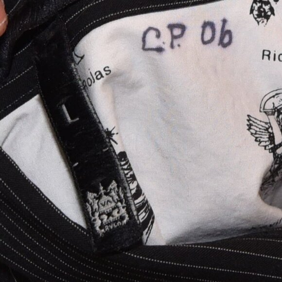 RVCA Tenore Pinstripe Button Shirt L Graphic Arm Patch Y2K Grunge Skater Surf - Picture 11 of 11